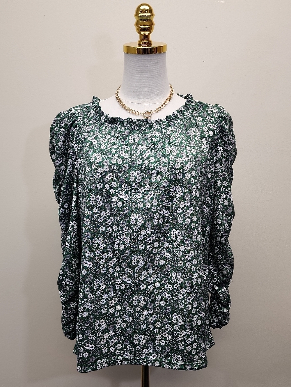 Max Studio Green Floral Peasant Blouse Puff Sleeve Lightweight Size Small